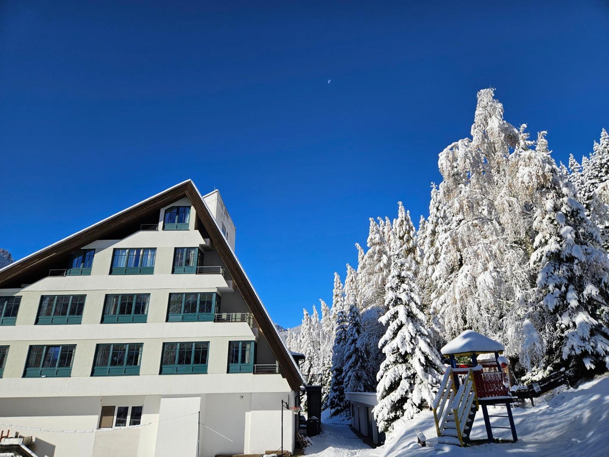 Kinder- Und Familienhotel Nockalm 이너그렘즈 외부 사진