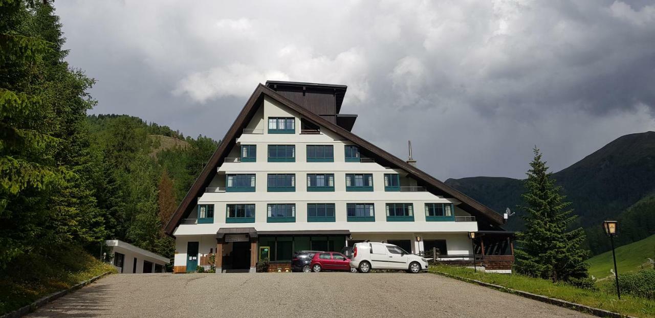 Kinder- Und Familienhotel Nockalm 이너그렘즈 외부 사진